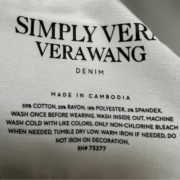 Simply Vera Wang Mid Rise Button Fly Capri Jeans - Picture 11 of 13